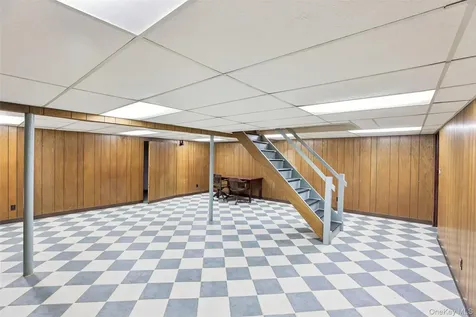 6 Berry Lane Glen Cove NY 11542