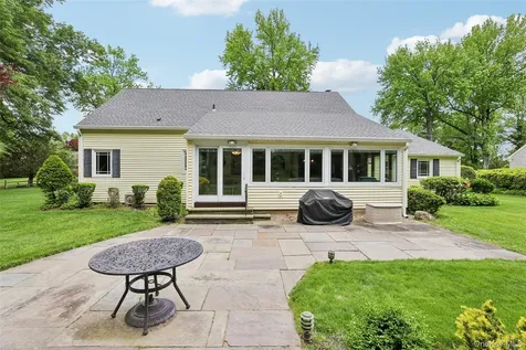 6 Berry Lane Glen Cove NY 11542