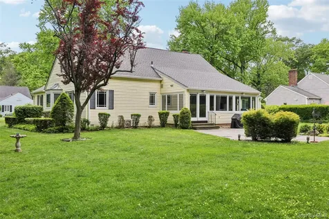 6 Berry Lane Glen Cove NY 11542