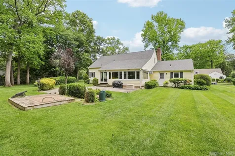 6 Berry Lane Glen Cove NY 11542