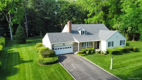 6 Berry Lane Glen Cove NY 11542