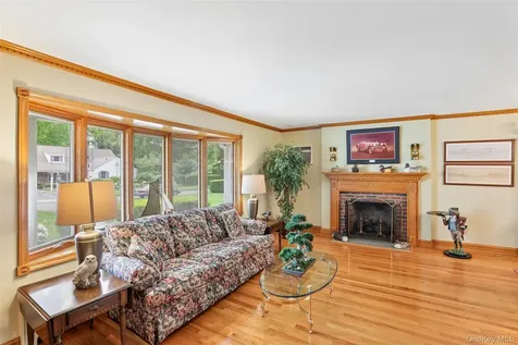 6 Berry Lane Glen Cove NY 11542