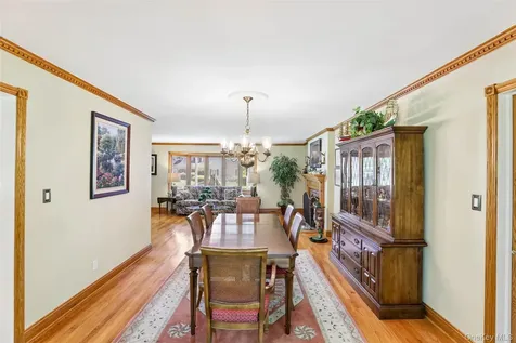 6 Berry Lane Glen Cove NY 11542