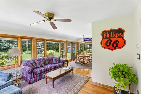 6 Berry Lane Glen Cove NY 11542