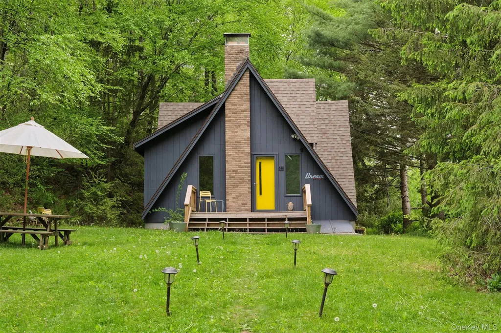 544 Briscoe Road Swan Lake NY 12783