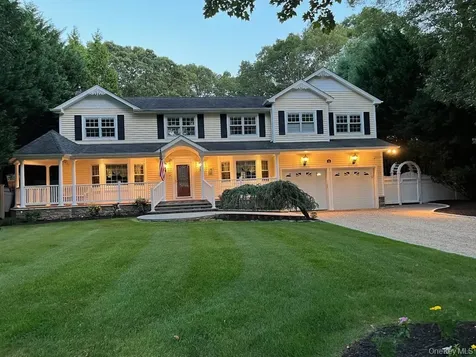 48 River Heights Drive Smithtown NY 11787