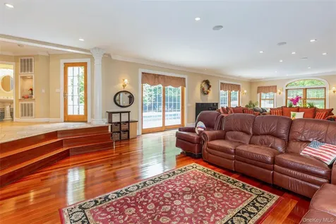 48 River Heights Drive Smithtown NY 11787