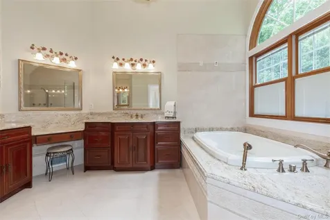 48 River Heights Drive Smithtown NY 11787