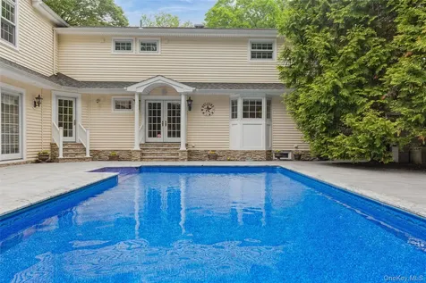 48 River Heights Drive Smithtown NY 11787