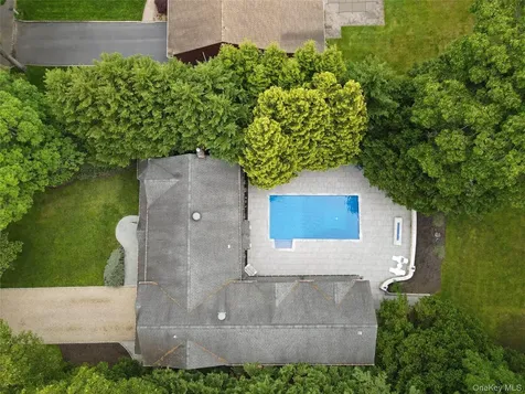 48 River Heights Drive Smithtown NY 11787