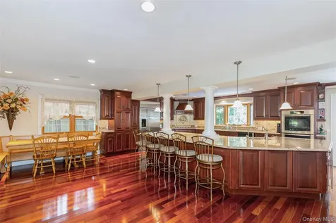 48 River Heights Drive Smithtown NY 11787
