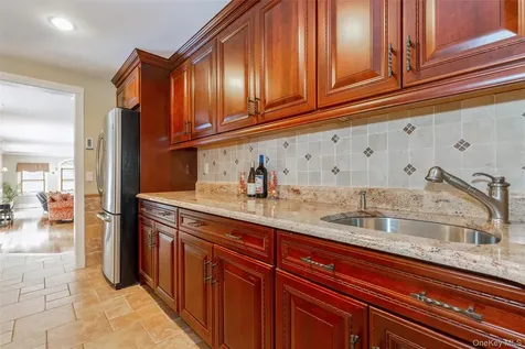 48 River Heights Drive Smithtown NY 11787