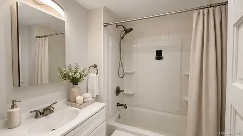 11 Tooker Avenue Oyster Bay NY 11771