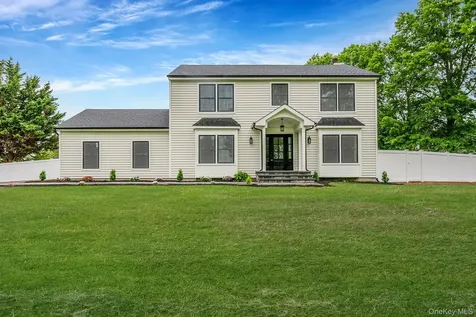 189 Southfield Road Baiting Hollow NY 11933