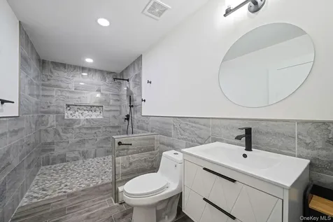 189 Southfield Road Baiting Hollow NY 11933