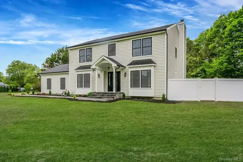 189 Southfield Road Baiting Hollow NY 11933
