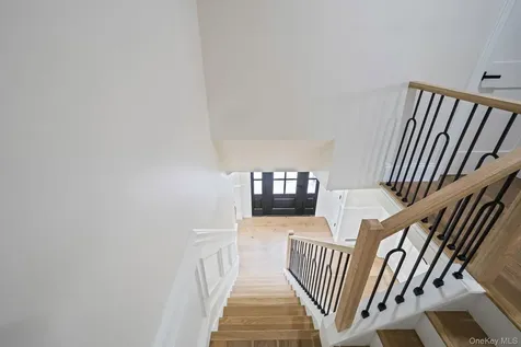 189 Southfield Road Baiting Hollow NY 11933
