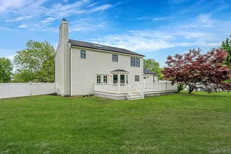 189 Southfield Road Baiting Hollow NY 11933
