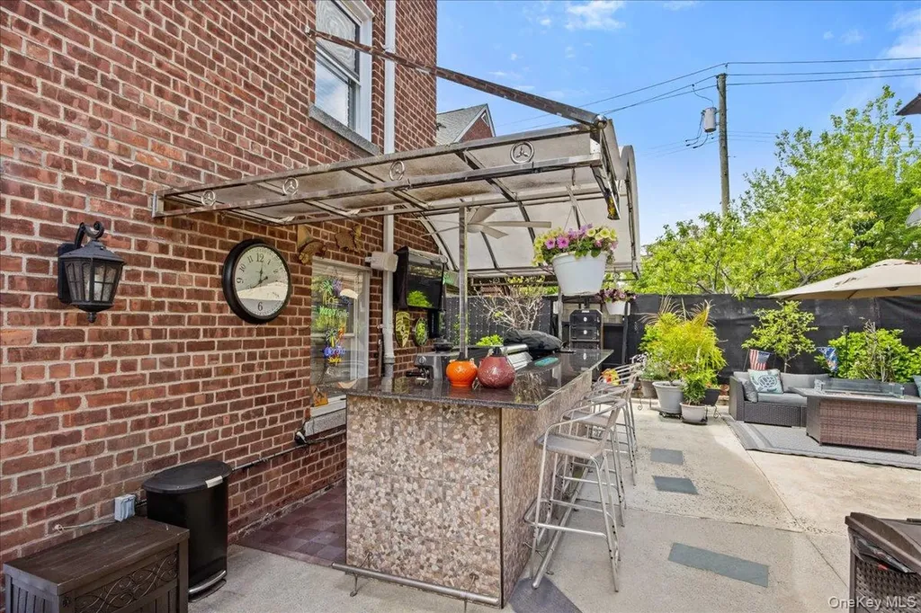 1231 Lydig Avenue Bronx NY 10461