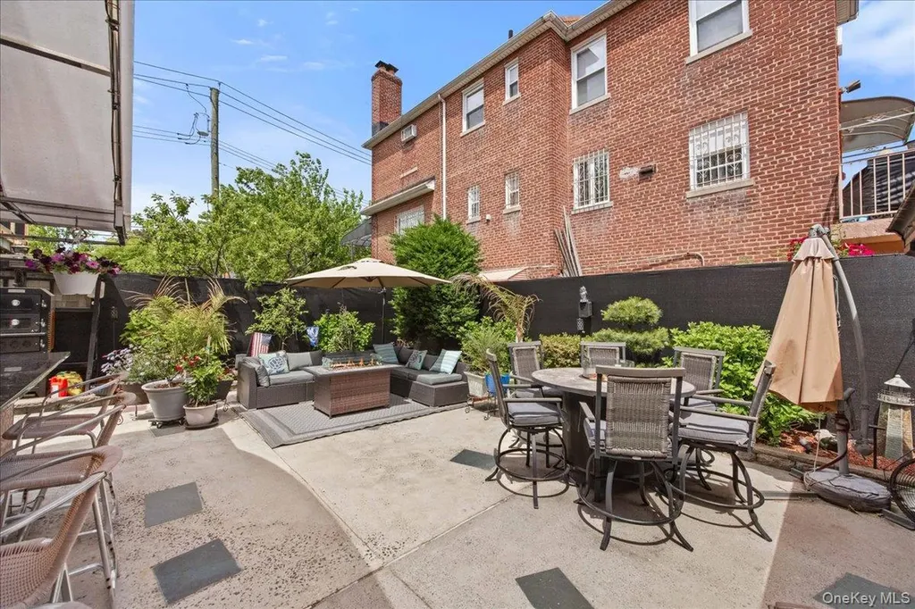 1231 Lydig Avenue Bronx NY 10461