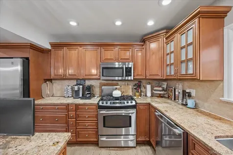 1231 Lydig Avenue Bronx NY 10461