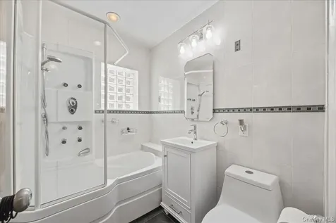 1231 Lydig Avenue Bronx NY 10461