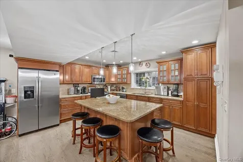 1231 Lydig Avenue Bronx NY 10461