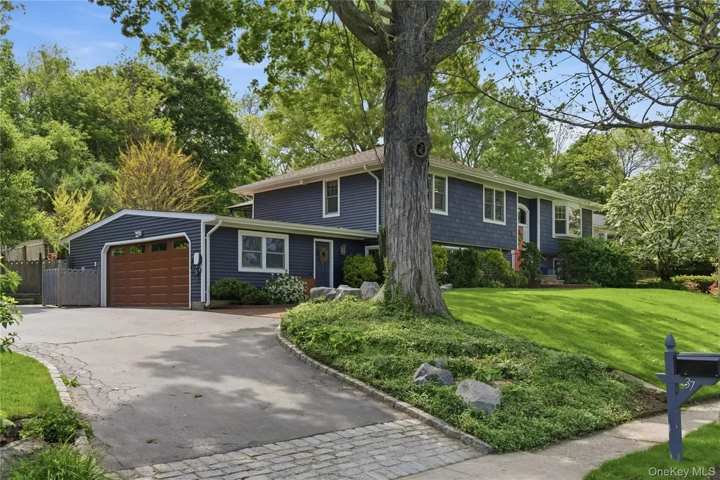 37 Mckay Road Huntington Station NY 11746