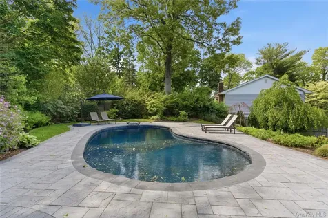 37 Mckay Road Huntington Station NY 11746