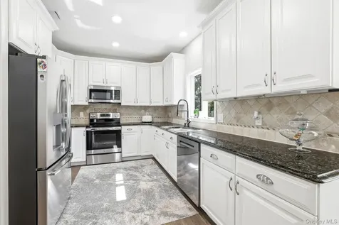 127 Fairfax Avenue Hawthorne NY 10532