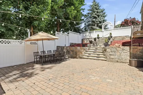 127 Fairfax Avenue Hawthorne NY 10532