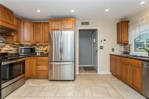 33 Heritage Hills Somers NY 10589