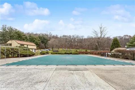 33 Heritage Hills Somers NY 10589