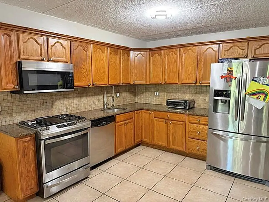 66 Omni Parc Drive Nanuet NY 10954