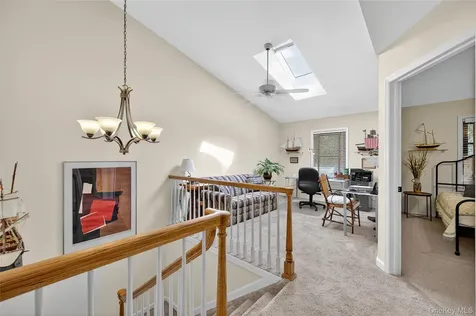 12 Hampton Way Woodbury NY 11797