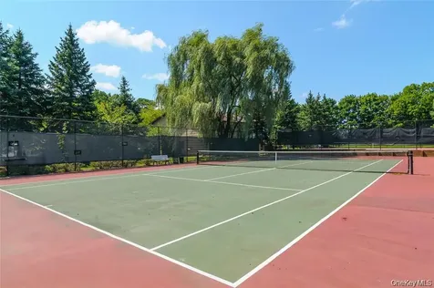 12 Hampton Way Woodbury NY 11797