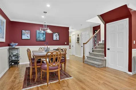 12 Hampton Way Woodbury NY 11797