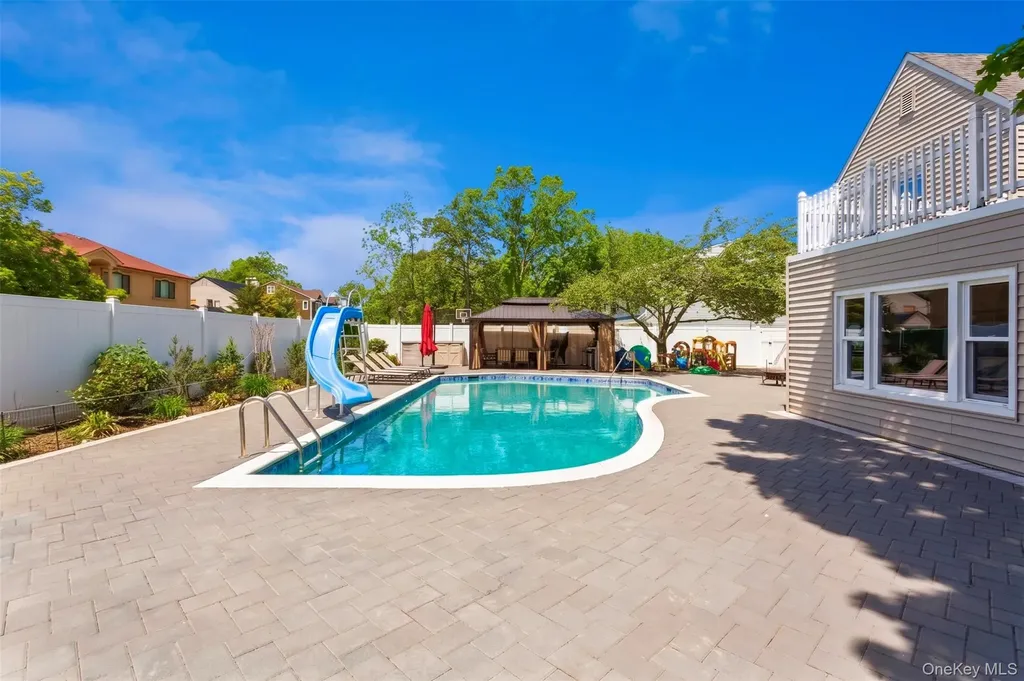 1566 Pebble Lane Hewlett NY 11557