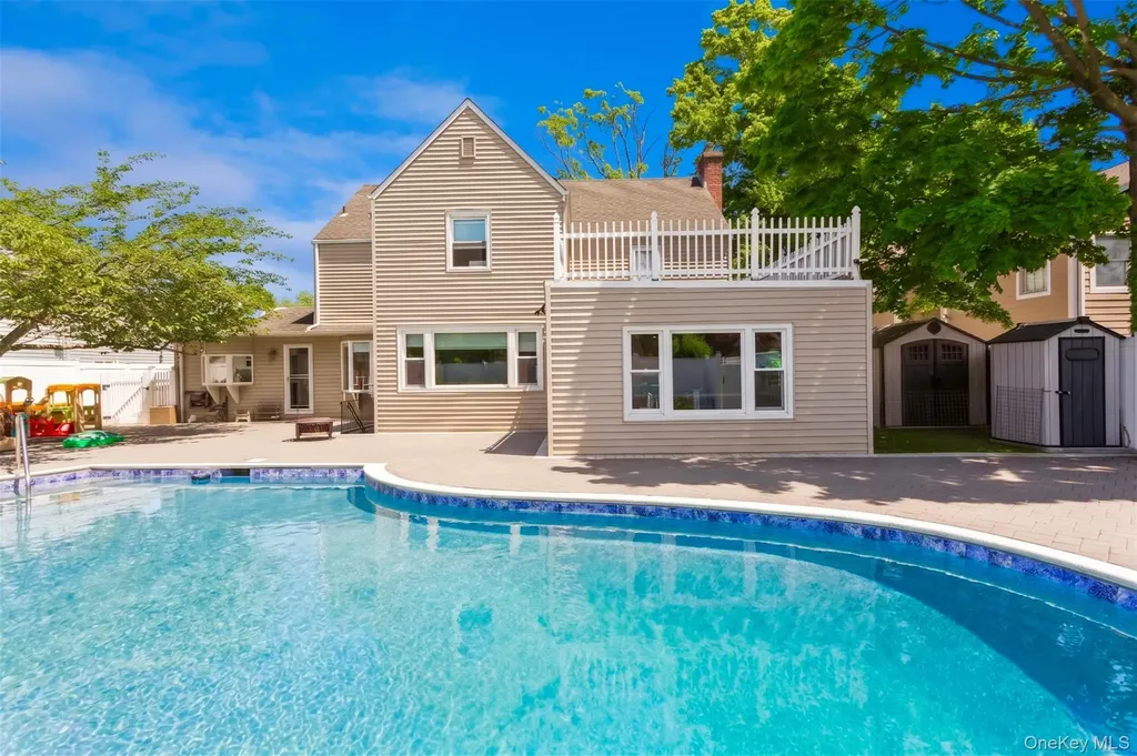 1566 Pebble Lane Hewlett NY 11557