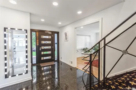 1566 Pebble Lane Hewlett NY 11557