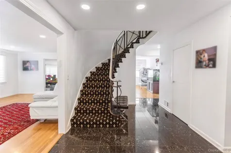 1566 Pebble Lane Hewlett NY 11557