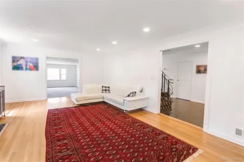 1566 Pebble Lane Hewlett NY 11557