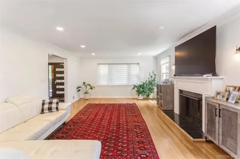 1566 Pebble Lane Hewlett NY 11557