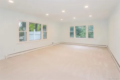 1566 Pebble Lane Hewlett NY 11557