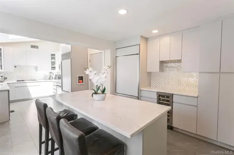 1566 Pebble Lane Hewlett NY 11557