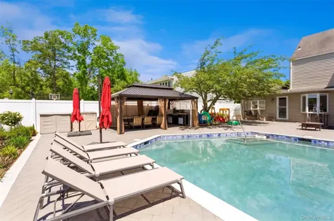 1566 Pebble Lane Hewlett NY 11557