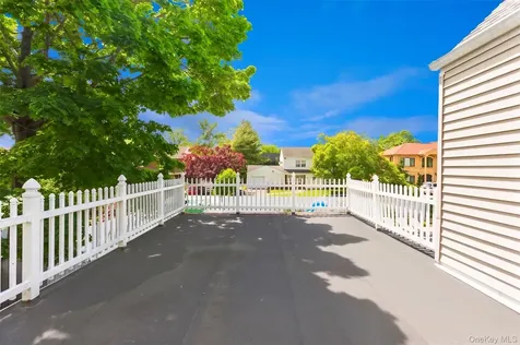 1566 Pebble Lane Hewlett NY 11557