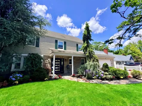 1566 Pebble Lane Hewlett NY 11557