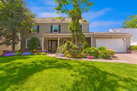 1566 Pebble Lane Hewlett NY 11557