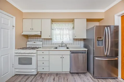 11 Locust Avenue E Farmingdale NY 11735